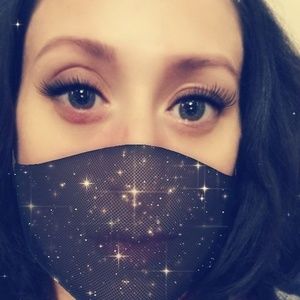 Meet your Posher, Monica